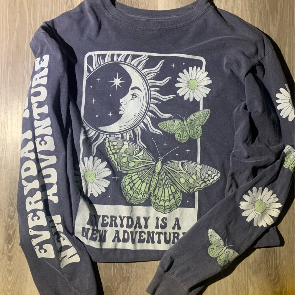 sweat shirt